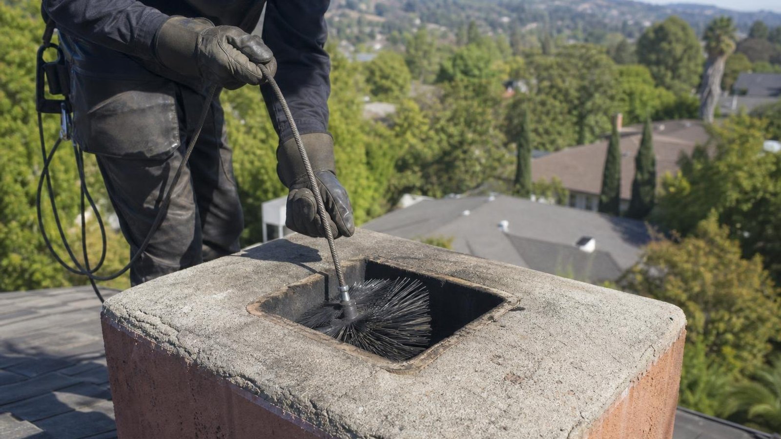 Local chimney sweep & inspection for Studio City homes